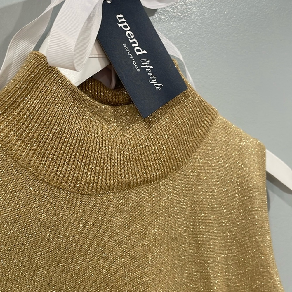 Chic Radiant Gold sleeveless mockneck sweater camisole